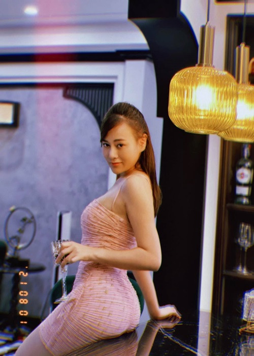 Số đo vòng ba của Nam “Hương vị tình thân” lên đến 98cm vào năm 2021.