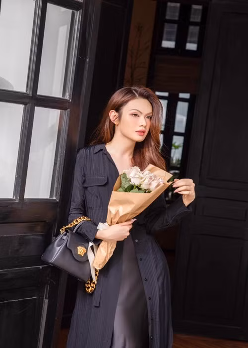 Giọng ca 9X được bố mẹ chiều chuộng như công chúa, chăm lo mọi thứ.