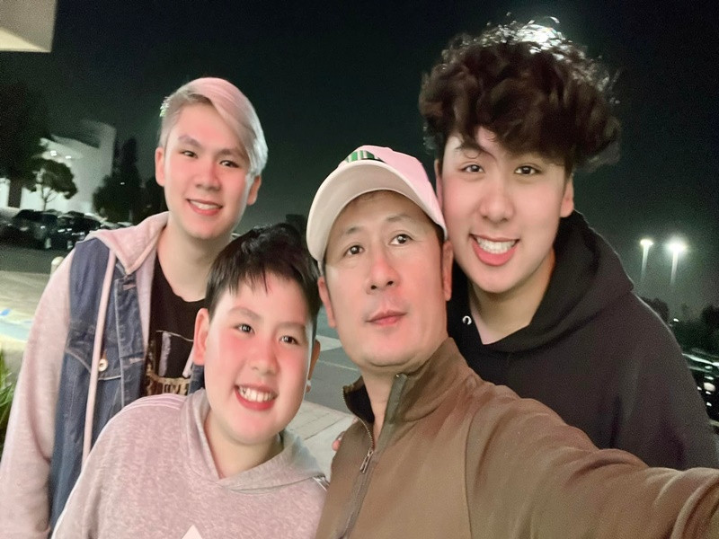 Ở cuộc hôn nhân cũ với Trizzie Phương Trinh, ca sĩ Bằng Kiều có 3 cậu con trai: Beckham, Colin và Kenzi. Ảnh: FBNV