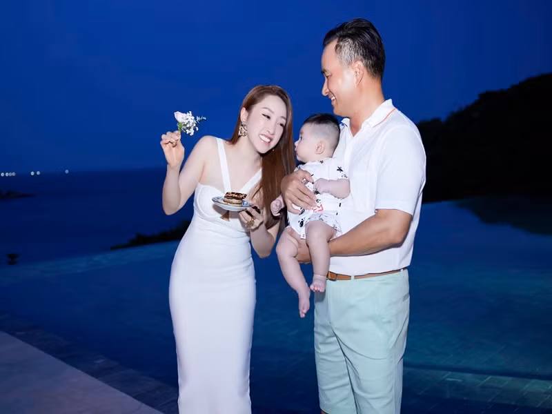 Chi Bảo và Thùy Chang đăng ký kết hôn vào tháng 3/2021 nhưng chưa tổ chức đám cưới vì dịch bệnh.