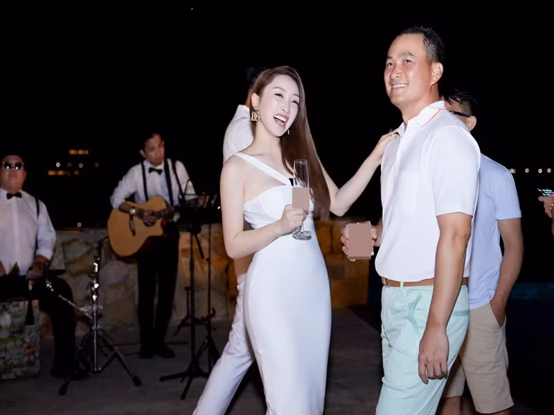 Vì năm nay có con trai nhỏ nên Thùy Chang cùng chồng con đi nghỉ dưỡng ở Phú Yên nhân dịp sinh nhật.