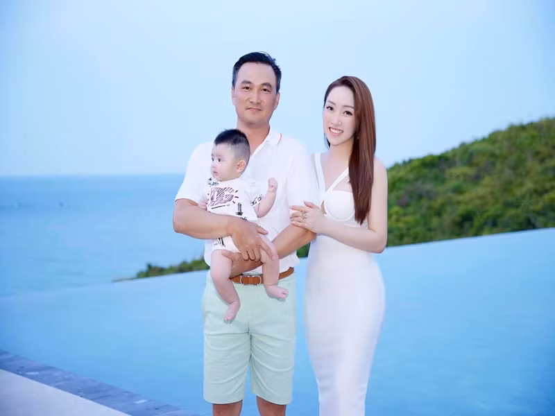 Thùy Chang lấy lại hình thể như thời con gái dù sinh con mới được 6 tháng.