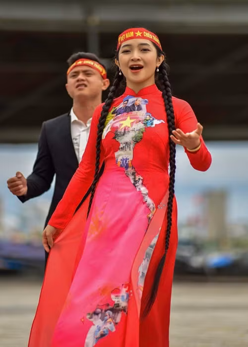 Hồng Minh tập trung cho việc học và thỉnh thoảng tham gia một số chương trình hay dự án âm nhạc. Ảnh: FBNV