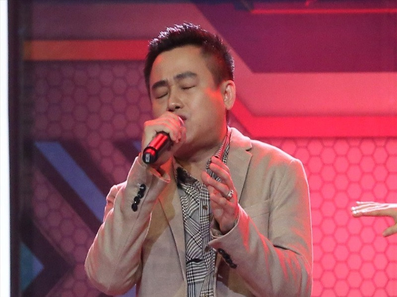 May mắn, Hữu Tín được anh trai, bạn bè đưa vào viện cấp cứu. Sống lại sau lần tự tử, Hữu Tín xác định bản thân chỉ còn cách đối mặt với khó khăn. Ảnh: Lao động