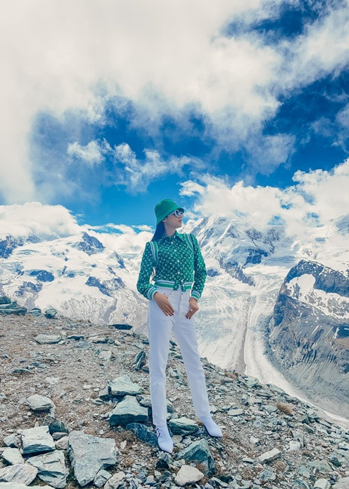 Những đồn đoán về mối quan hệ giữa Hương Giang và Matt Liu đã chấm dứt khi Matt Liu để lại bình luận dưới bài đăng mới nhất của Hương Giang.