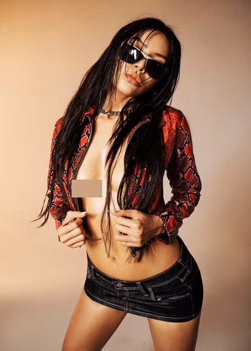 Lý giải về sự "lột xác", Minh Tú khẳng định diện mạo của cô thay đổi nhờ ăn kiêng, công nghệ trang điểm, chế độ tập luyện thể thao.