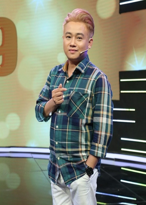 Theo nguồn tin Dân trí xác nhận, Công an quận 8, TPHCM đang làm việc với cây hài Hữu Tín. Dù kết quả kiểm tra nhanh dương tính nhưng anh phủ nhận việc sử dụng ma túy. Ảnh: VTC