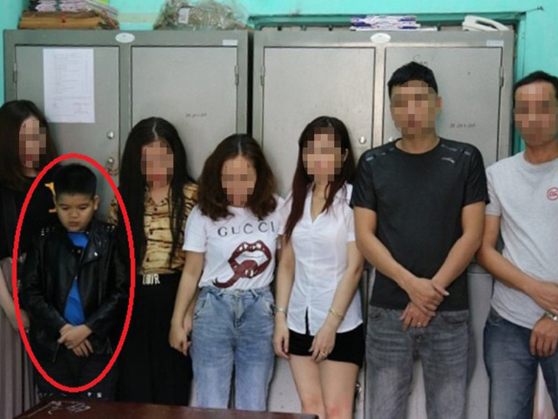 Diễn viên “Cu Thóc” cũng vướng vào ồn ào tương tự. Nam diễn viên trẻ bị bắt vì sử dụng ma túy cùng một số người trong quán karaoke. Ảnh: VTC