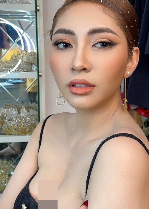 HH Dai Duong Thu Thao chuong gu goi cam, khoe nguc day hau ly hon