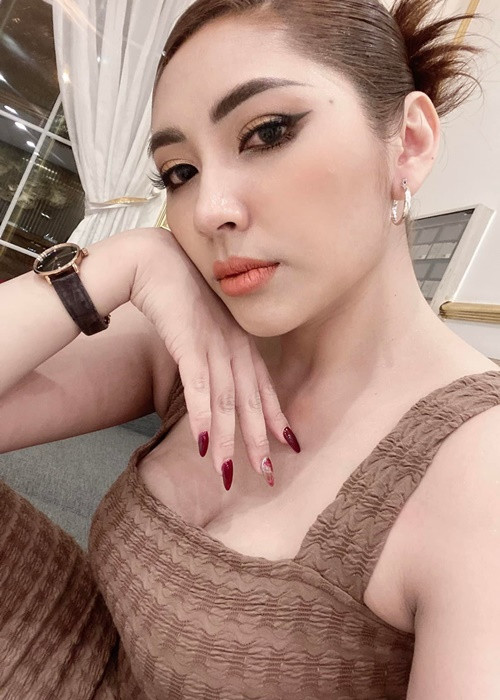 Vòng một của Hoa hậu Đại dương 2014 đẹp hút mắt dù cô từng sinh đôi.