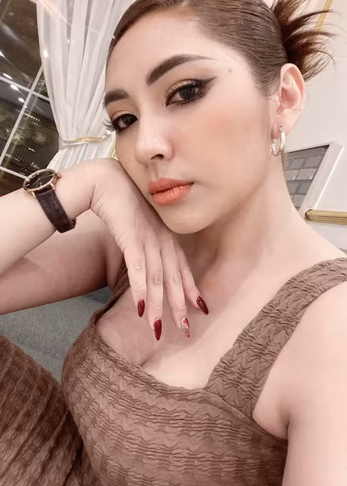 Vòng một của Hoa hậu Đại dương 2014 đẹp hút mắt dù cô từng sinh đôi.