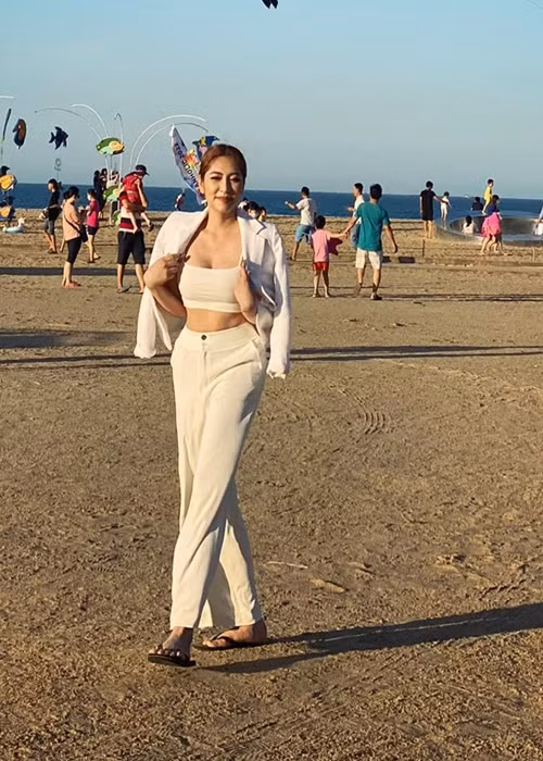 Phía chồng cũ của Thu Thảo phủ nhận mọi lời tố của người đẹp. Sau một thời gian đấu tố, hai bên đều giữ im lặng nên lùm xùm cũng lắng xuống.