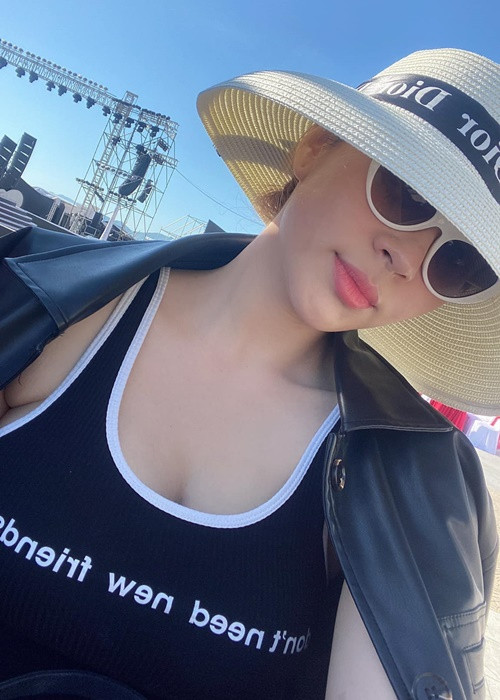 Thu Thảo nuôi hai con trai sau khi ly hôn. Ảnh: FBNV