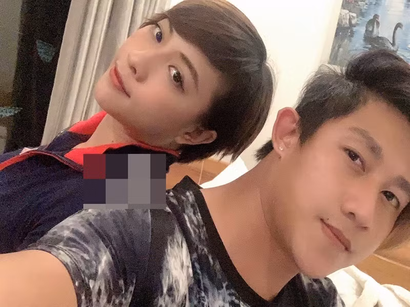 Cuối năm 2020, bà xã của Hồ Gia Hùng mang bầu con trai đầu lòng. Ảnh: FBNV