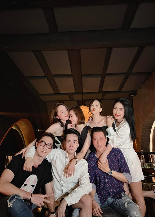 Tiệc sinh nhật của Huyền Lizzie có sự góp mặt của các diễn viên Việt Anh, Lã Thanh Huyền, Quỳnh Nga, Đình Tú, Thái Dũng.
