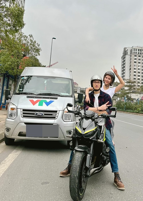 Đình Tú và Huyền Lizzie đóng cặp trong bộ phim "Thương ngày nắng về".