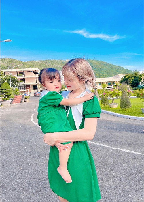 Con gái của Mạc Văn Khoa và Thảo Vy hiện tại được gần 2 tuổi.