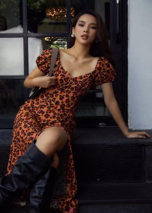 Người đẹp sinh năm 1995 cho hay, cô thường sử dụng hình thức tiêm filler môi và rãnh cười. Ảnh: FBNV