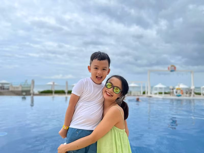 Lê Bê La sinh con trai đầu lòng vào năm 2015.