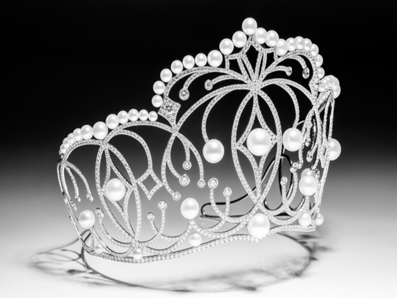 Vương miện Hoa hậu Hoàn vũ Việt Nam 2017 mang tên Empower trị giá lên đến 2,7 tỷ đồng. Ảnh: Phapluatplus