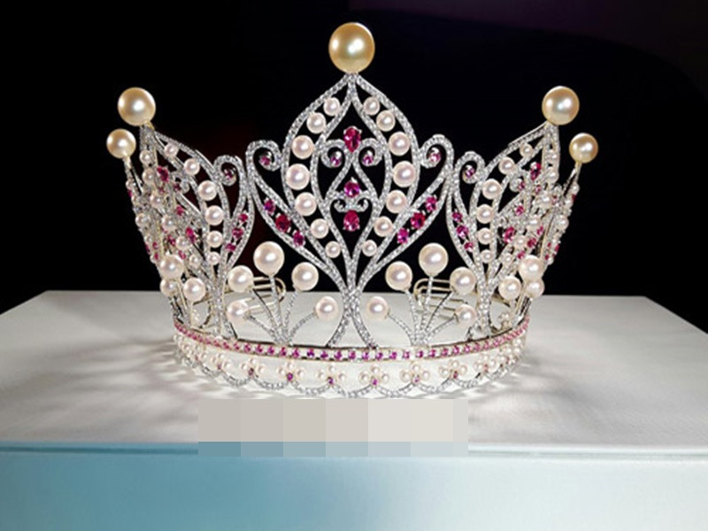 Vương miện Hoa hậu Hoàn vũ Việt Nam 2015 trị giá 2,2 tỷ. Ảnh: Khám phá