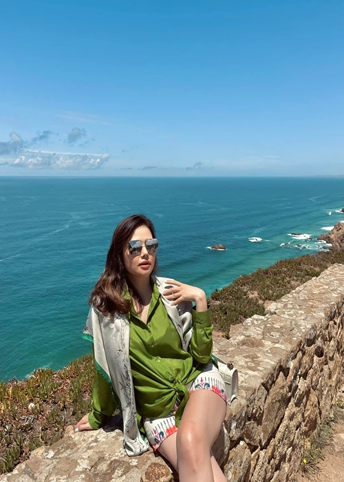 Người đẹp có cuộc sống hạnh phúc, xa hoa sau khi kết hôn.