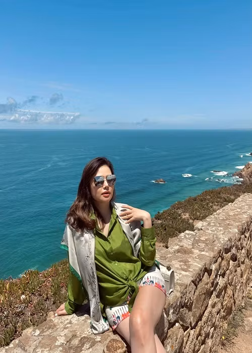 Người đẹp có cuộc sống hạnh phúc, xa hoa sau khi kết hôn.