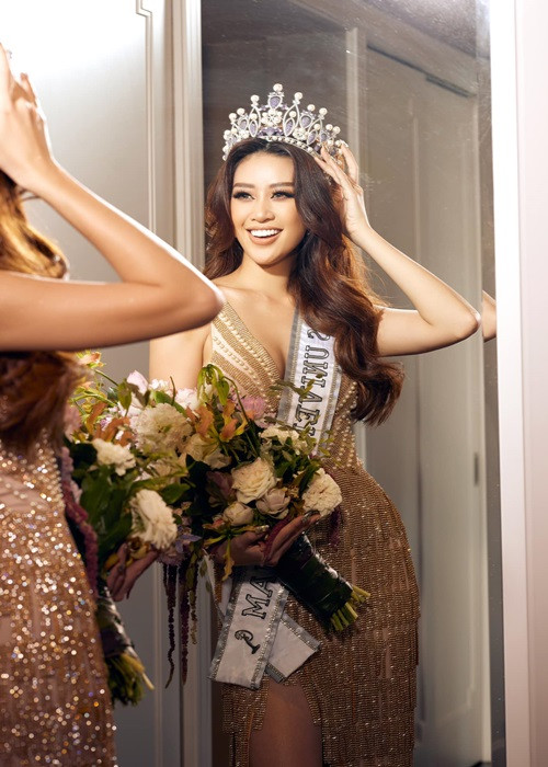 Hoa hậu Khánh Vân tin rằng tất cả mọi người, dù bạn là ai, khi sống có ước mơ, cuộc sống của bạn sẽ trở nên xinh đẹp và tuyệt vời hơn. Vì vậy, cô mong mọi người hãy luôn mỉm cười, hạnh phúc luôn chờ ta ở cuối con đường.