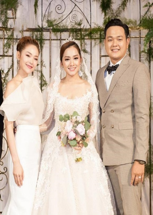 Khi em trai sắp kết hôn, trả lời phỏng vấn với một tờ báo, Minh Hằng hé lộ, cô sẽ tặng em trai mình một căn nhà làm quà cưới. Ảnh: Tri thức xanh