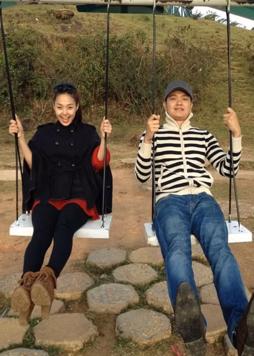 Theo Minh Hải, Minh Hằng ăn mặc theo tâm trạng và thời tiết, yếu nhất ở khoản sống theo cảm xúc, chỉ giận khi bị em trai gạt, thích tụ tập ăn uống, hát hò cùng bạn bè tại nhà riêng. Ảnh: FBNV