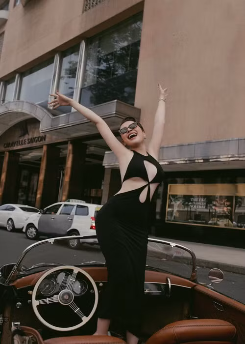 “Ngọc nữ Bolero” hiện tại kín tiếng về chuyện tình cảm.