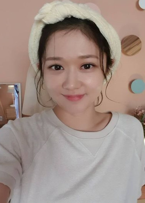 Mặt mộc của Jang Nara đầy tươi tắn. Ảnh: Instagram