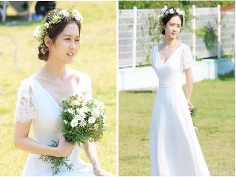 Jang Nara sẽ tổ chức đám cưới trong tháng 6 . Chồng của cô là người làm trong lĩnh vực video. Cả hai hẹn hò đã được 2 năm. Ảnh: Khám phá Xem video "Song Hye Kyo trang điểm thế nào trong ngày cưới". Nguồn Youtube/vtc