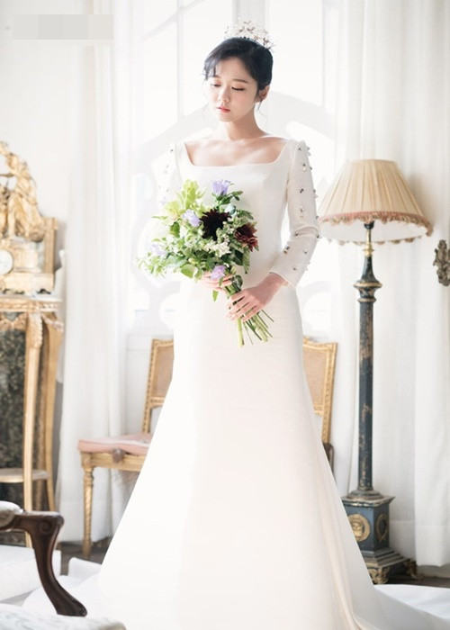 Tháng 8/2019, Jang Nara bất ngờ vướng nghi vấn sẽ kết hôn với nam diễn viên Kim Nam Gil vào tháng 11 sau 7 năm hẹn hò. Ảnh: Dân Việt