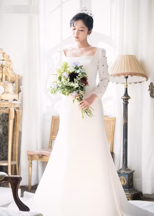 Tháng 8/2019, Jang Nara bất ngờ vướng nghi vấn sẽ kết hôn với nam diễn viên Kim Nam Gil vào tháng 11 sau 7 năm hẹn hò. Ảnh: Dân Việt