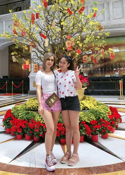 Con gái Mạnh Trường thể hiện niềm đam mê nghệ thuật từ sớm, thích nhảy múa, hát hò và chơi piano.