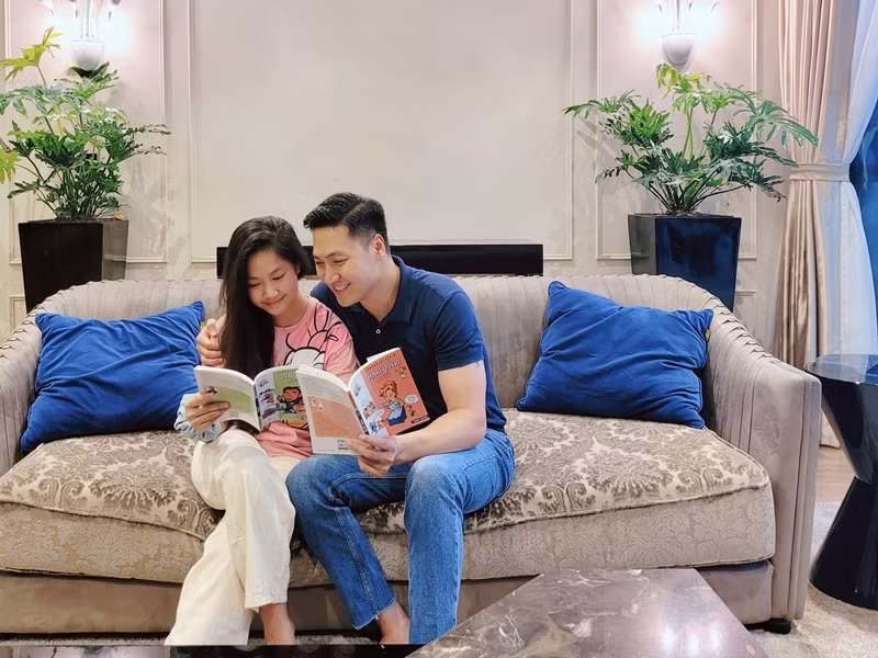 Nam diễn viên "Hương vị tình thân" có niềm đam mê với chụp ảnh và đặc biệt thích chụp con gái.