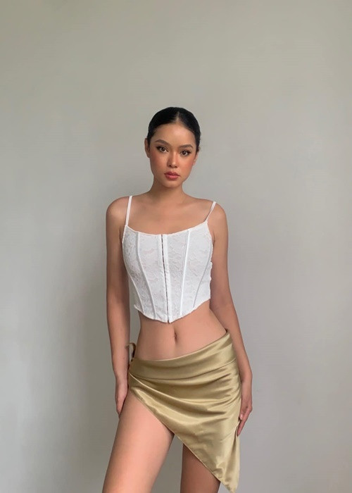 Vì không tự tin nên Như Mỹ từng có thời gian duỗi thẳng tóc.