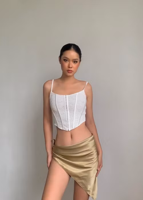 Vì không tự tin nên Như Mỹ từng có thời gian duỗi thẳng tóc.