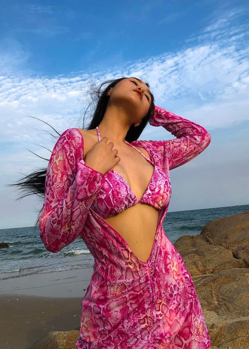 Con gái của Hoàng Mập sở hữu vóc dáng gợi cảm với chiều cao ấn tượng (1m72).