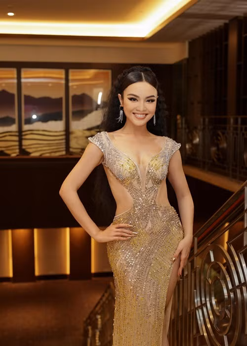 “Chắc chắn trong thời gian tới, mọi người sẽ biết tôi sẽ sử dụng số tiền thưởng đó như thế nào”, cô nói. Ảnh: FBNV