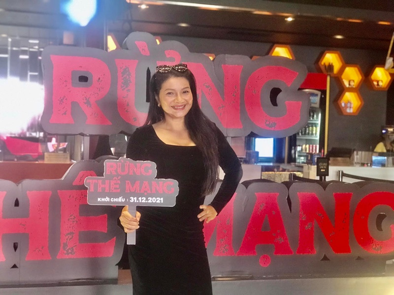 Khi tham gia các sự kiện giải trí, nữ diễn viên ăn mặc chỉn chu hơn. Ảnh: FBNV