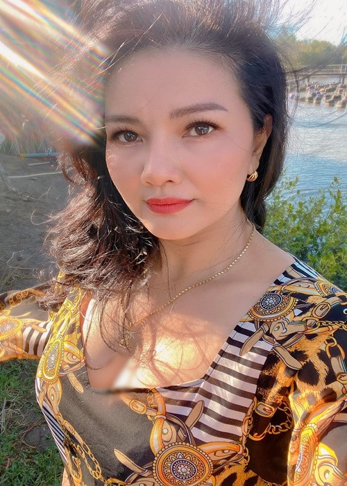 Trong những năm qua, "nữ hoàng cảnh nóng" Kiều Trinh hiếm khi mặc gợi cảm. Ảnh: FBNV