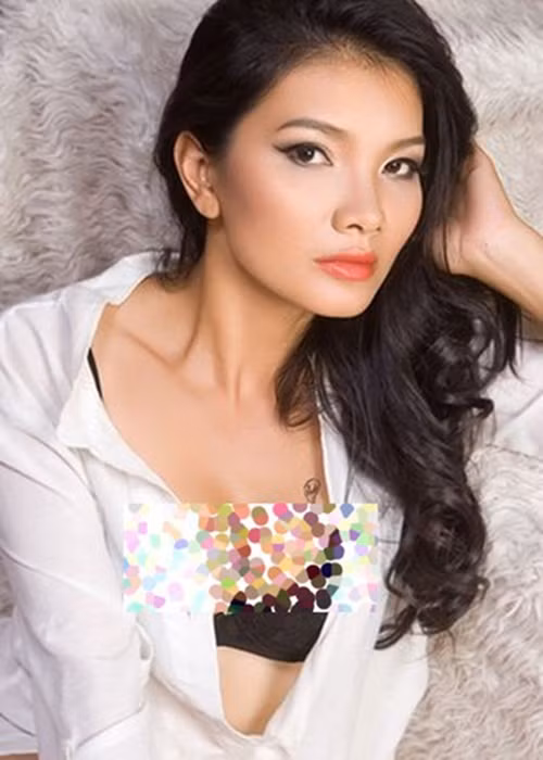 Với gương mặt xinh đẹp, vóc dáng quyến rũ, cô có lợi thế khi theo đuổi sự nghiệp diễn xuất. Ảnh: Dân Việt