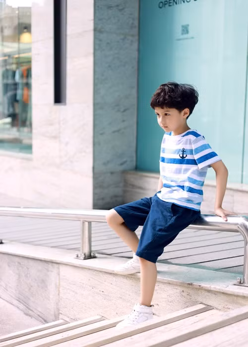 Trong bộ ảnh, nữ diễn viên phim “Thương ngày nắng về” lu mờ trước vẻ kháu khỉnh, cực ngầu bé Nem.