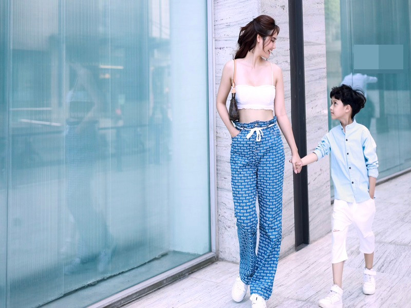 Huyền Lizzie cho biết, thông thường dù bận rộn đến đâu nhưng cô vẫn cố gắng dành thời gian cho con trai vào những ngày đặc biệt, dịp lễ.