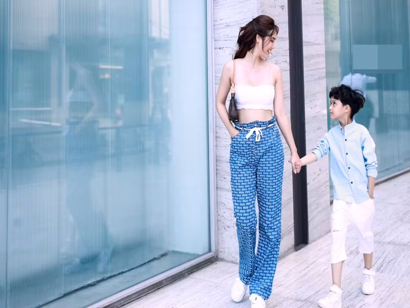 Huyền Lizzie cho biết, thông thường dù bận rộn đến đâu nhưng cô vẫn cố gắng dành thời gian cho con trai vào những ngày đặc biệt, dịp lễ.