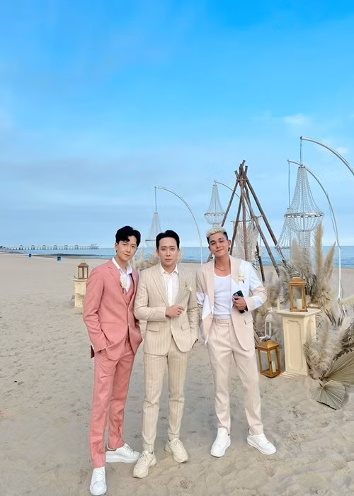 Trấn Thành làm MC cho đám cưới của Minh Hằng. Ảnh: FBNV