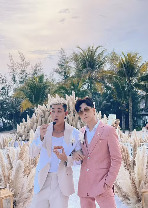 Ngô Kiến Huy cũng dự đám cưới. Ảnh: FBNV