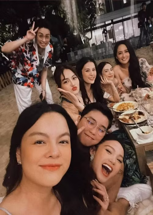 Phạm Quỳnh Anh, Gil Lê tụ tập tại bữa tiệc tối. Ảnh: Thể thao văn hóa